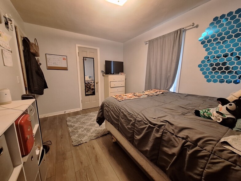 Building Photo - 1103 Highland Ave