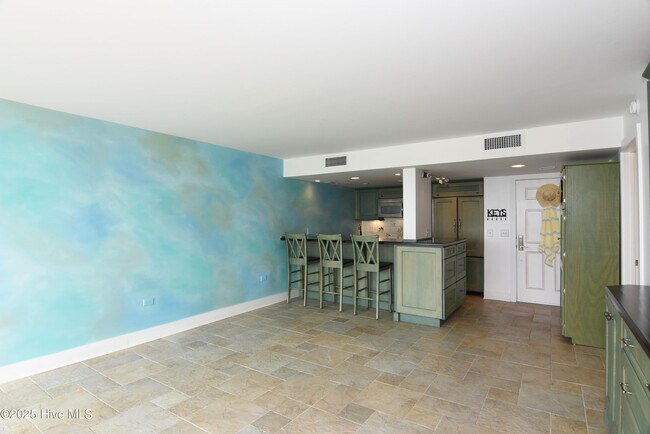 Building Photo - 322 Causeway Dr