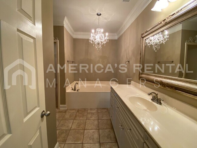 Building Photo - Home for rent in Gardendale!!! Available to View with 48 Hour Notice!!!