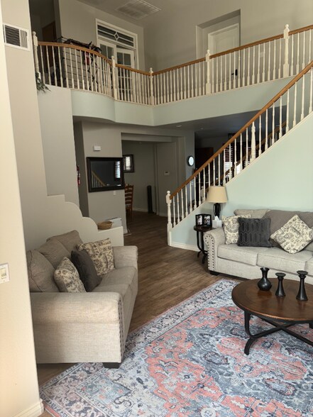 Building Photo - 4760 Sandalwood Way