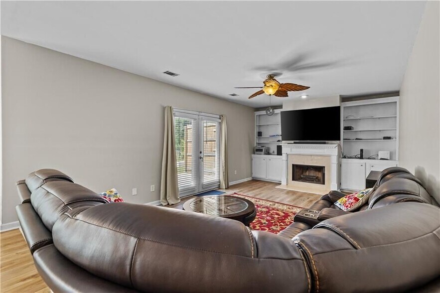 Building Photo - 2238 Roseberry Ln