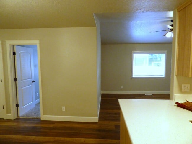 Building Photo - 3576-3578 Fisher Ct NE Salem, OR 97305