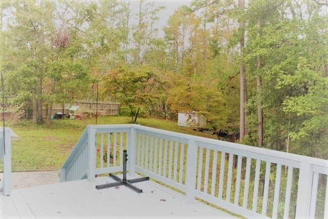 Building Photo - Staff Favorite.