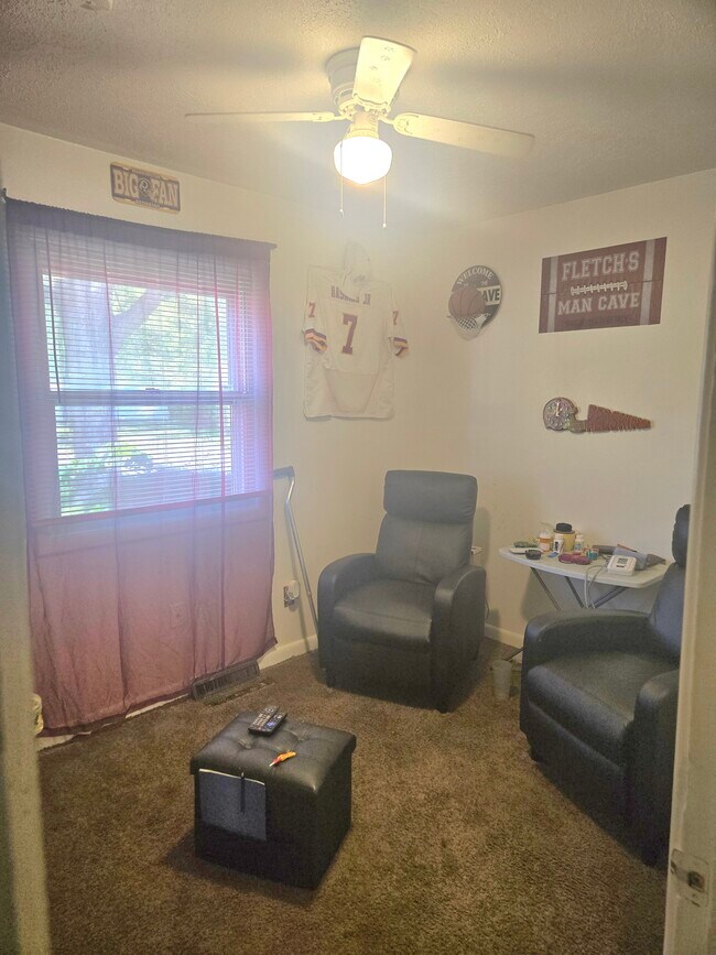 Building Photo - 3931 Flynn St