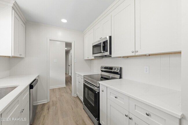 Building Photo - 317 Kim Dr