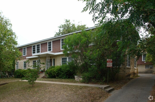 Building Photo - 300 E 33rd St