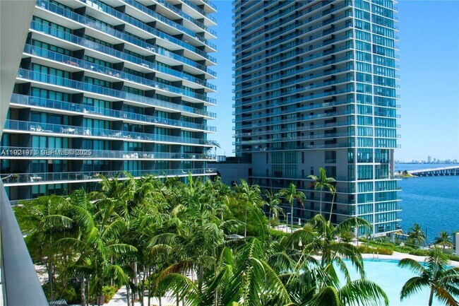 Building Photo - 480 NE 31st St