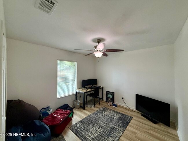 Building Photo - 509 Camelia St