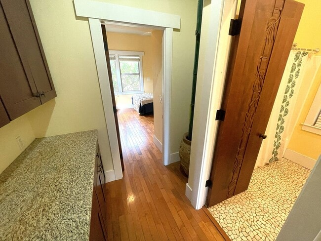 Building Photo - 240 Aulii Dr