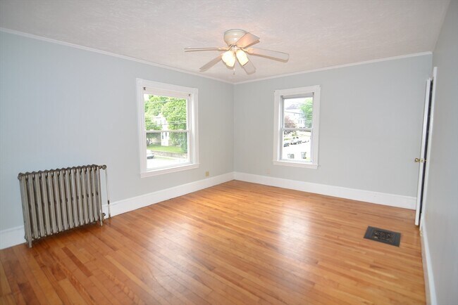 Building Photo - 208 Irving St