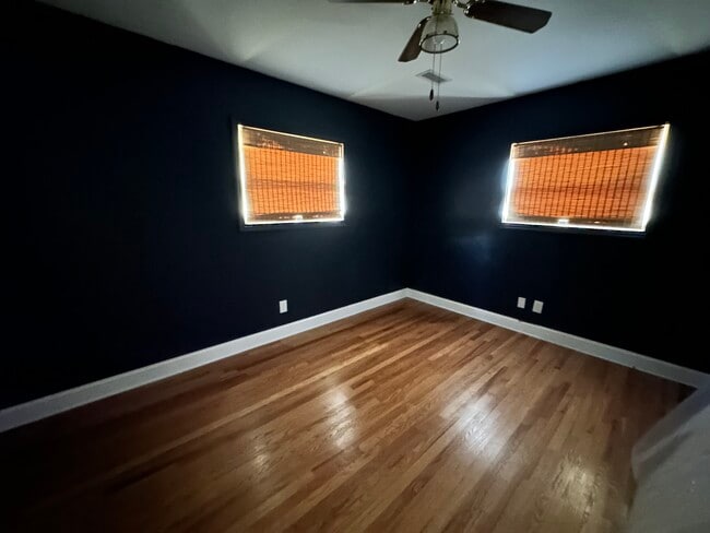 Building Photo - 218 Chesterfield Ln