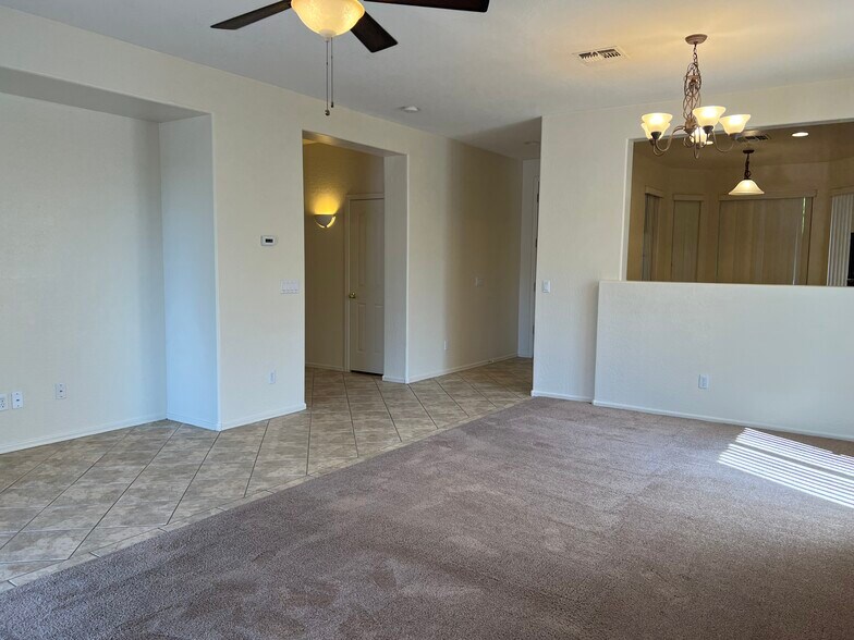 Building Photo - 3265 E Hampton Ln