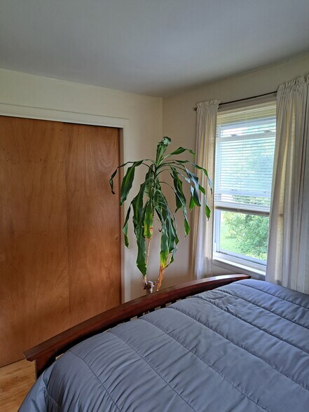 Building Photo - 134 Ring Dr