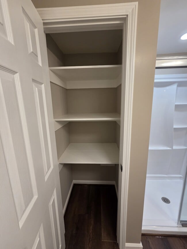 Building Photo - 611 Austin Ln