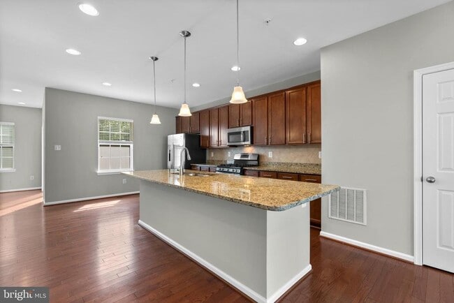 Building Photo - 6704 Saw Mill Ct