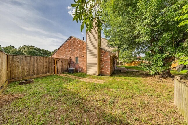 Building Photo - 13303 Bridgepath Ct