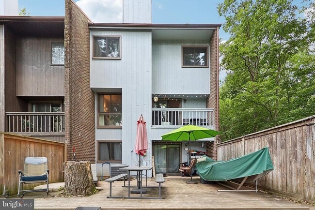 Building Photo - 2031 Approach Ln