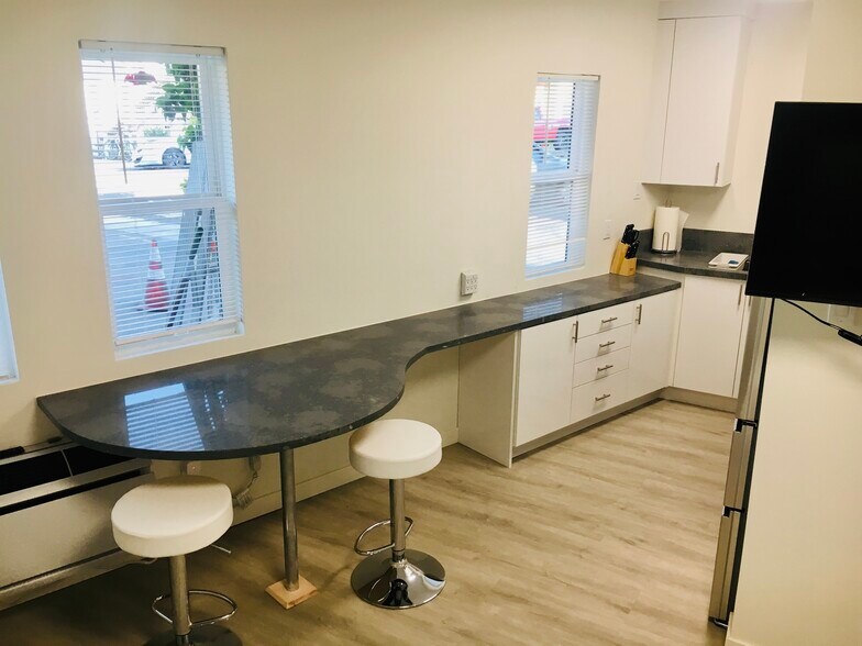 Building Photo - 3944 Mission Blvd