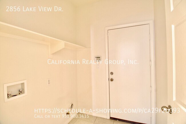 Building Photo - 2856 Lake View Dr