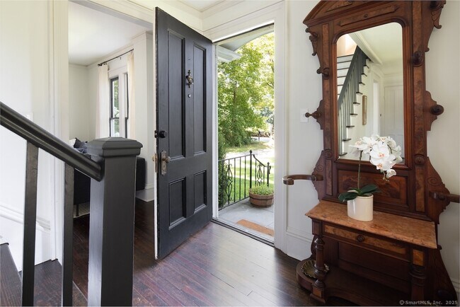 Building Photo - 16 Under Mountain Rd