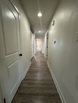 Building Photo - Spacious 3/2/2