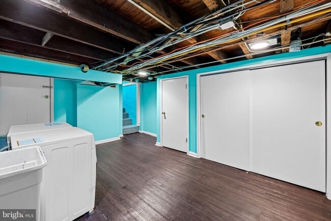 Building Photo - 307 S Exeter St