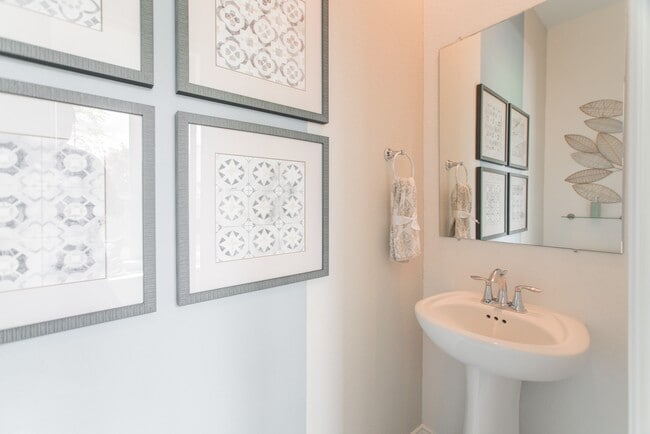 Building Photo - 442 Lake Day Dr