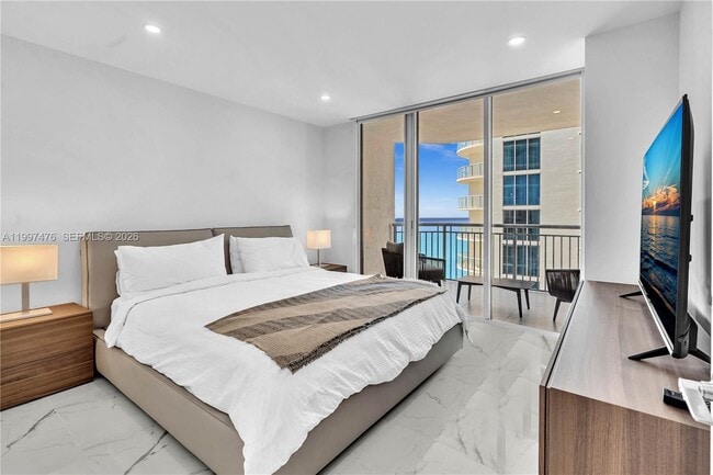 Building Photo - 17375 Collins Ave