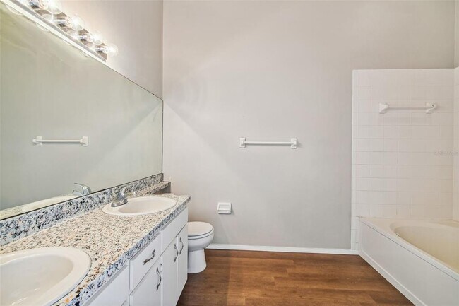 Building Photo - 6355 Bayside Key Dr