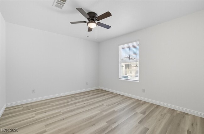 Building Photo - 4575 Pencester St