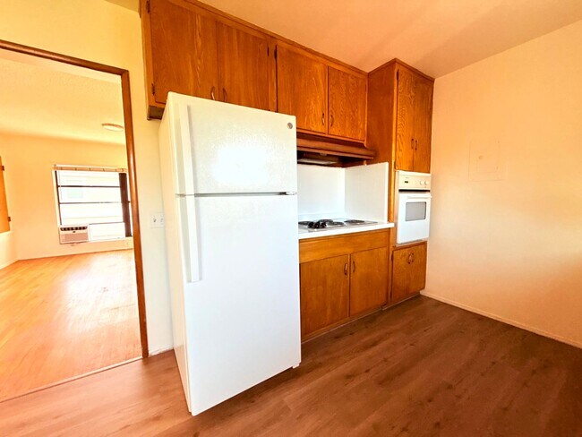 Building Photo - 2270 White St