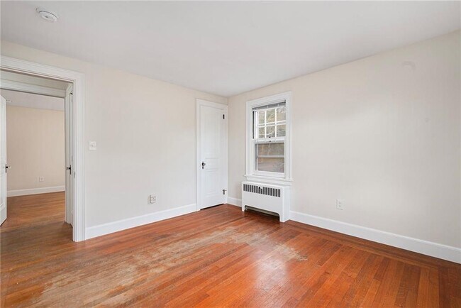 Building Photo - 118 Ruggles Ave