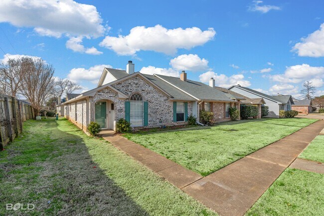 Building Photo - 5005 Longstreet Pl