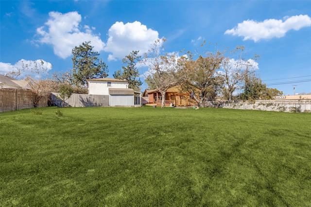 Building Photo - 301 S Weatherford St