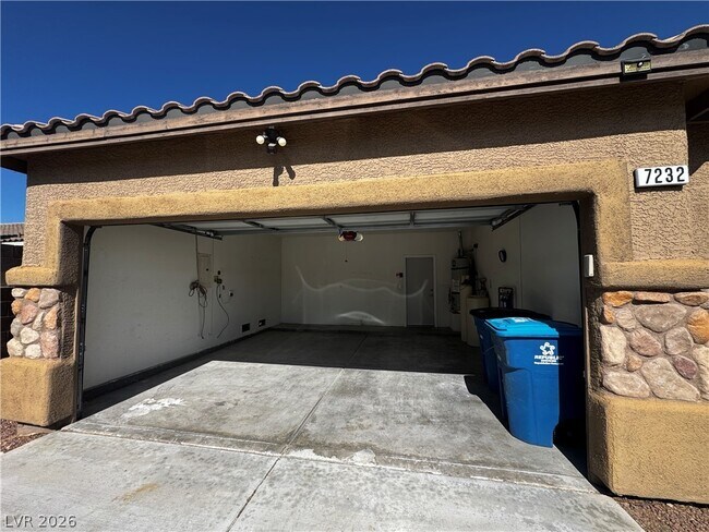 Building Photo - 7232 Deer View Ct