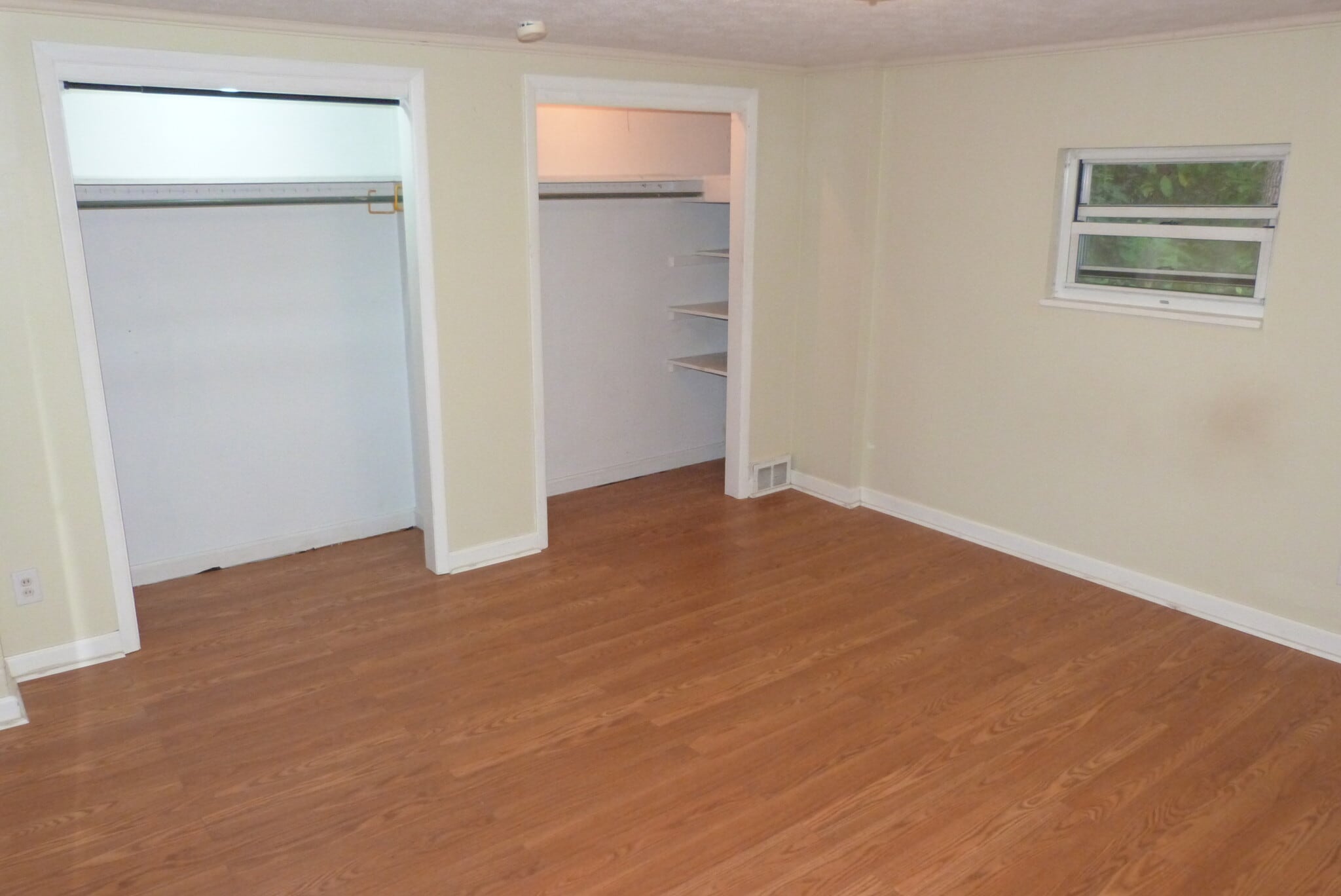 Bedroom (empty) looking towards closets - 56 Beverly Rd W