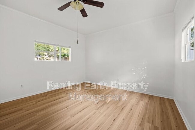 Building Photo - 604 Annie Laura Dr