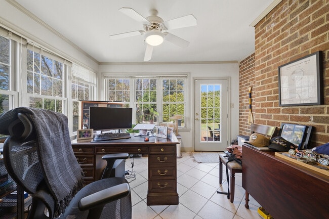 Building Photo - 1402 Trouville Ave