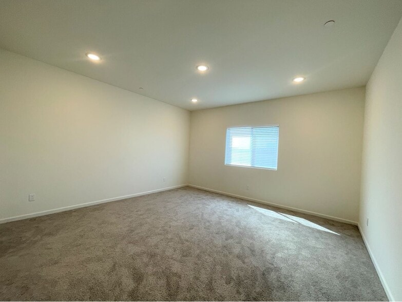 Building Photo - 4211 Candle Ct