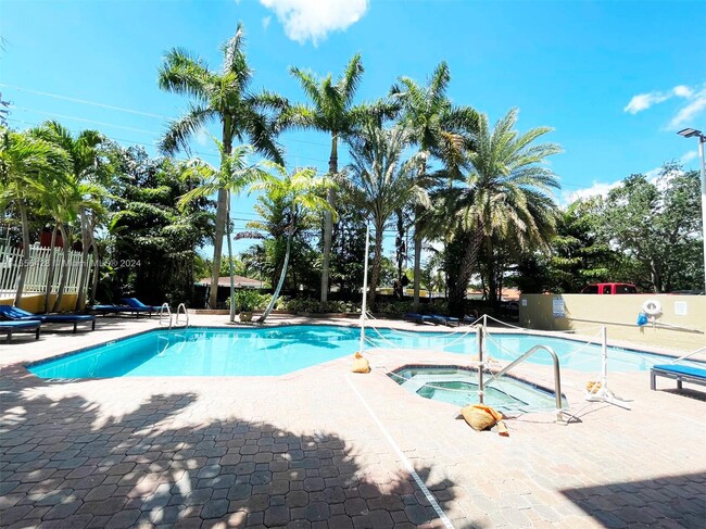 Primary Photo - 3500 Coral Way