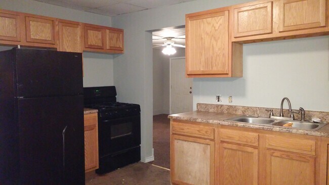 Building Photo - 501 S Main St