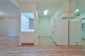 Building Photo - 8100 Cambridge St