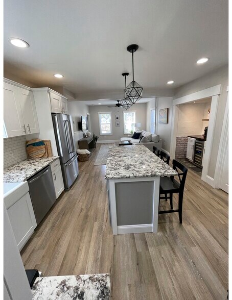 Building Photo - 709 Liberty St