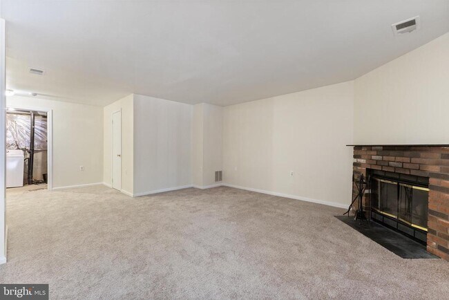 Building Photo - 14061 Oxbridge Inn Ct