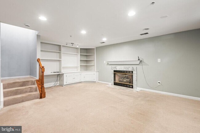 Building Photo - 1538 Long Dr Ct