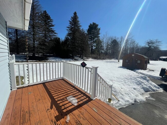 Building Photo - Bright & Updated 2-Bed Home in Dalton- $2450