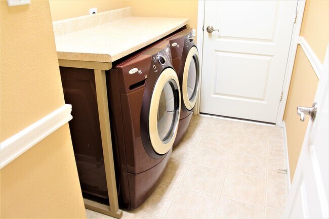 Building Photo - 3010 Calvert Crossing Ct