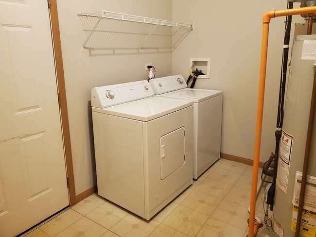 Building Photo - 1236 Brookdale Dr