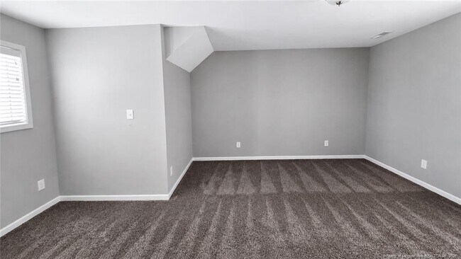Building Photo - 143 Ledgebrook Ln