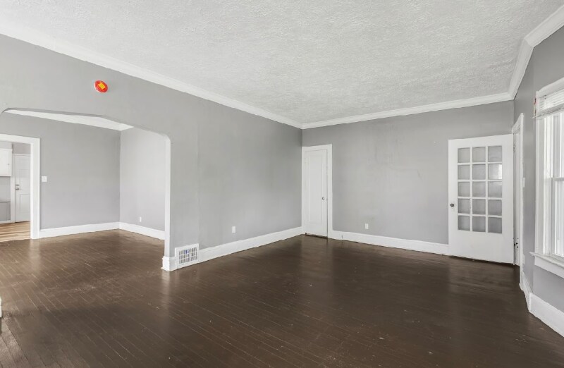Building Photo - 3657 E 151st St